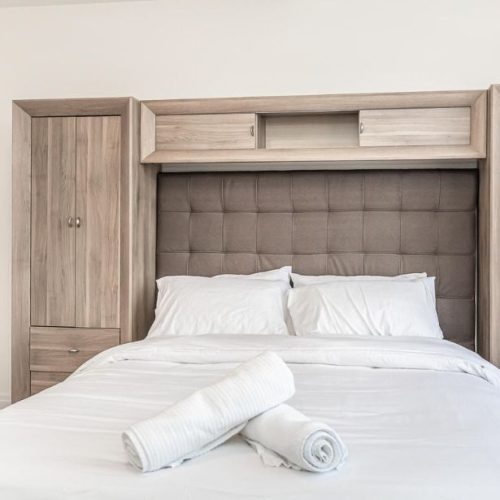 Cheerful 4 Bedroom House With Indoor Fire Place - Bedroom (3)