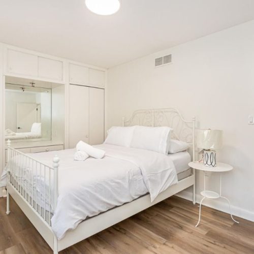 Gorgeous Getaway in Grimsby - Bedroom